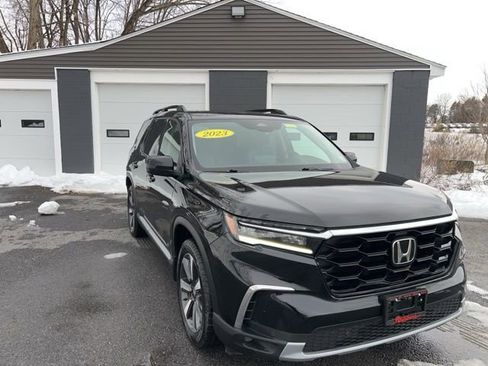 Used 2023 Honda Pilot Touring image 5