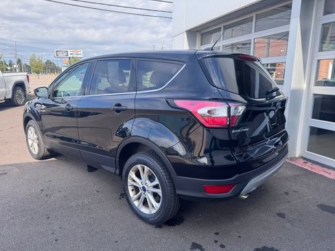 Used 2017 Ford Escape SE AWD/4WD image 3