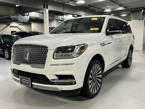 Used 2021 Lincoln Navigator Reserve w/ Luxury Package AWD/4WD image 5