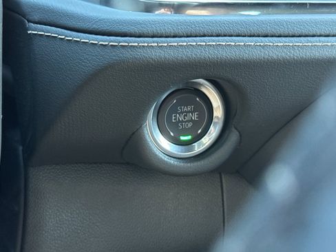 Used 2025 Chevrolet Suburban Premier image 36