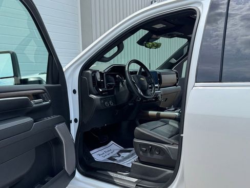 Used 2024 Chevrolet Silverado 3500 High Country w/ Technology Package AWD/4WD image 24