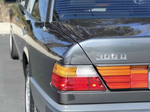 Used 1987 Mercedes-Benz 300 D Turbo image 69