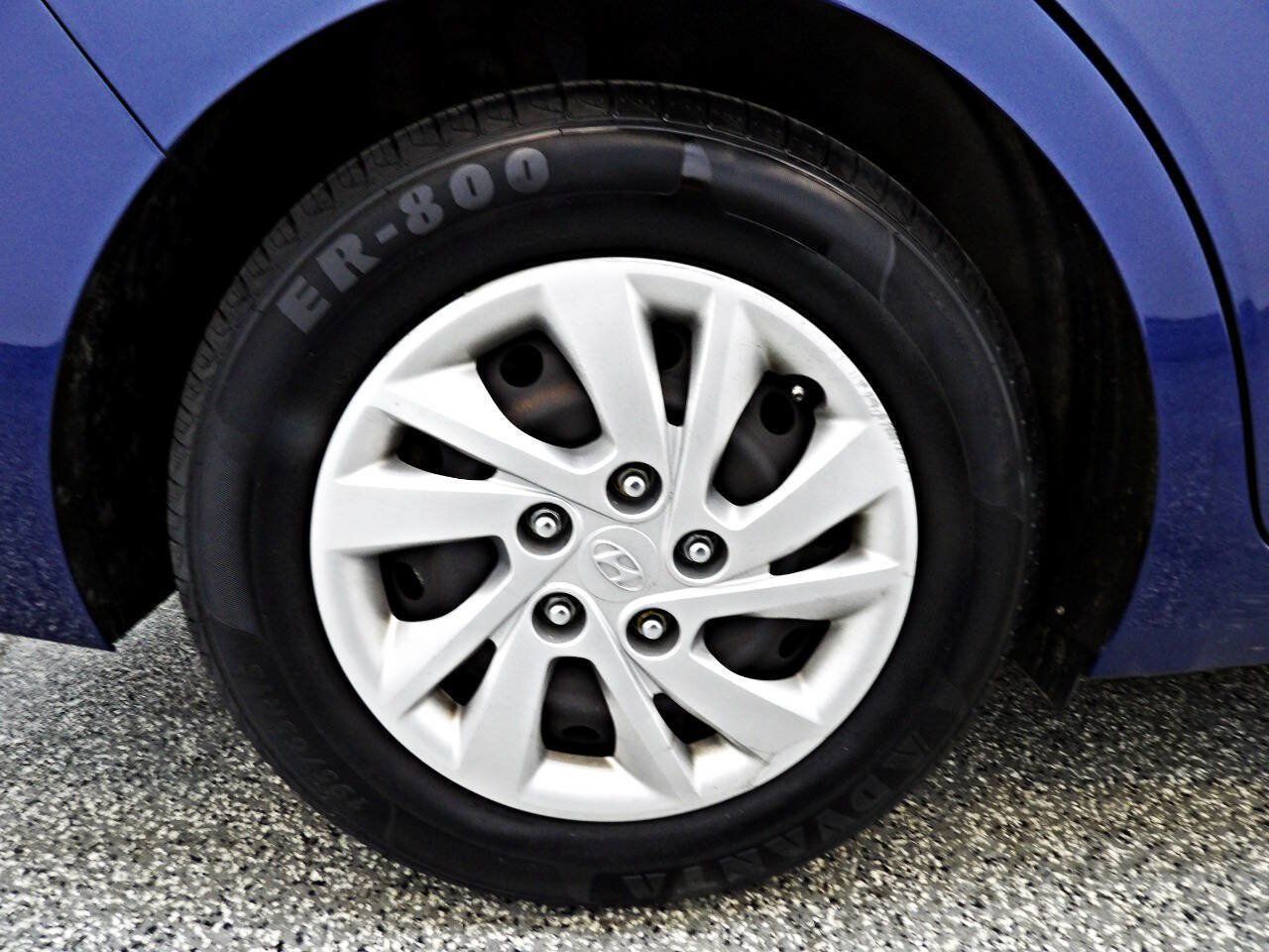 Used 2019 Hyundai Elantra SE FWD image 20