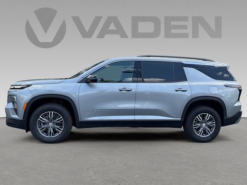 Used 2024 Chevrolet Traverse LT FWD image 8