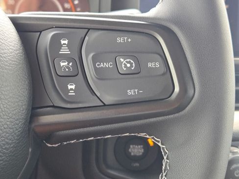 Used 2025 Jeep Wrangler Unlimited Sport AWD/4WD image 30