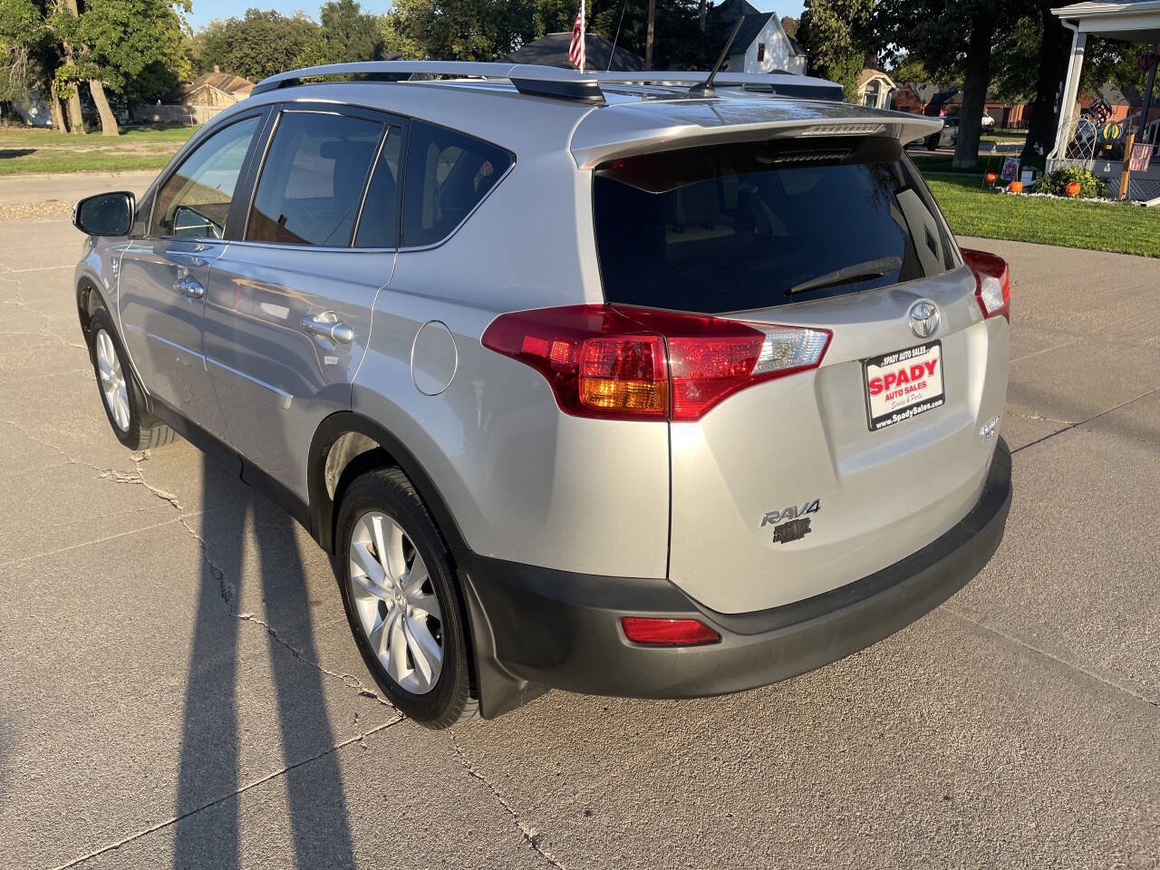 Used 2013 Toyota RAV4 Limited AWD/4WD image 3