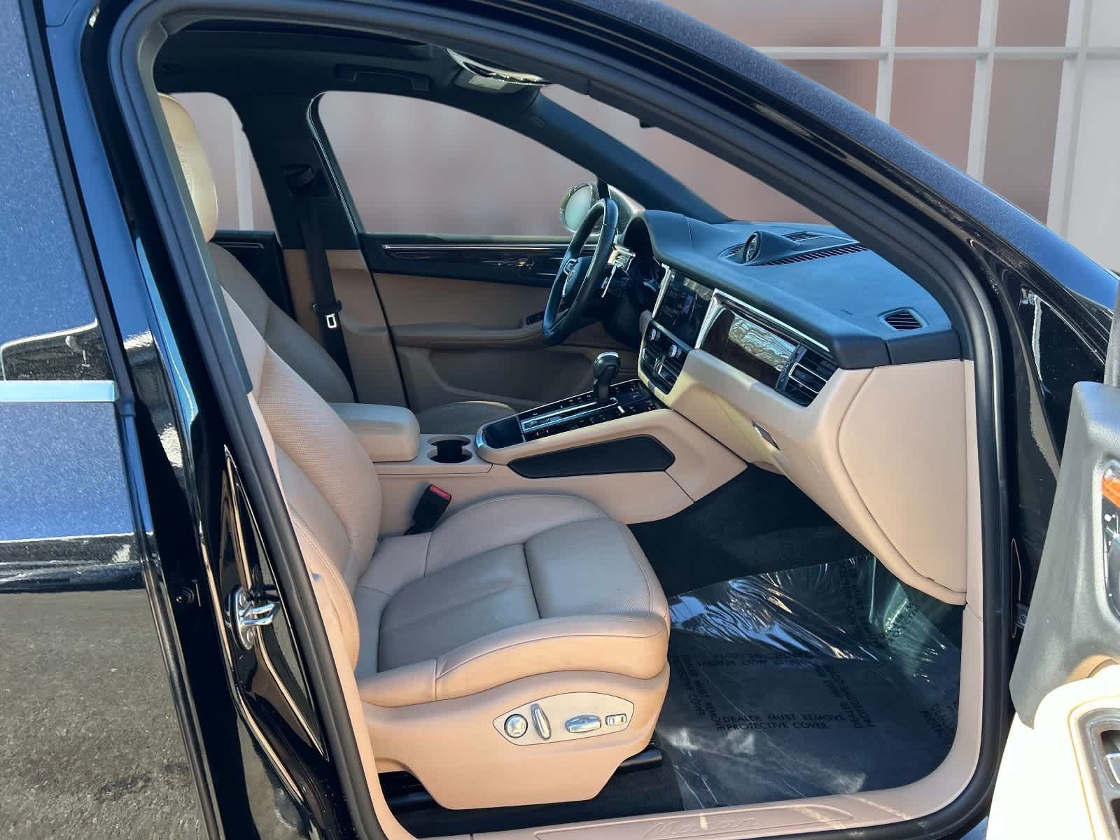 Used 2023 Porsche Macan AWD/4WD image 17