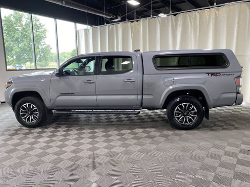 Used 2021 Toyota Tacoma TRD Sport w/ Advanced Technology Package RWD image 4