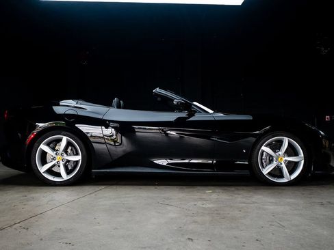 Used 2019 Ferrari Portofino RWD image 7