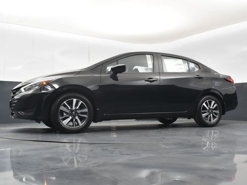 New 2025 Nissan Versa SV w/ Trunk Package image 38