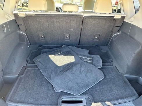 Used 2023 Nissan Rogue SL w/ SL Premium Package image 9