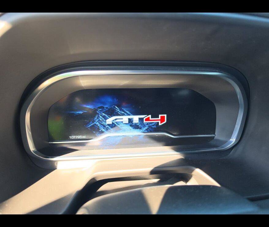 Used 2023 GMC Yukon XL AT4 w/ Technology Package AWD/4WD image 6