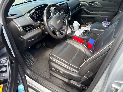 Used 2022 Chevrolet Traverse Premier image 5