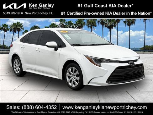 Used 2024 Toyota Corolla LE FWD image 1
