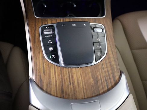 Used 2022 Mercedes-Benz GLC 300 4MATIC image 25