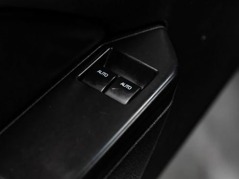 Used 2014 Ford Mustang V6 image 33