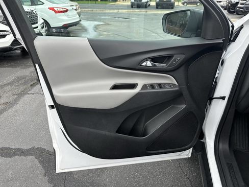 Used 2024 Chevrolet Equinox LS w/ LS Convenience Package image 10