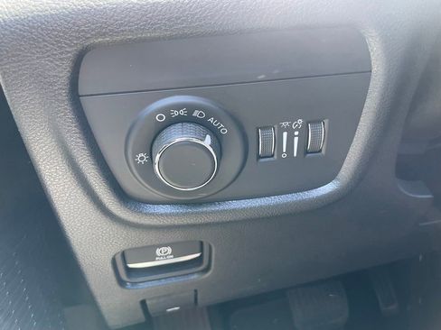Used 2025 Jeep Grand Cherokee L Altitude AWD/4WD image 26
