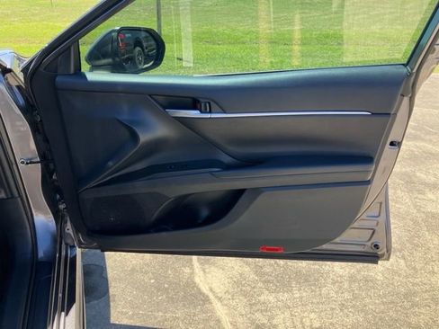 Used 2023 Toyota Camry SE FWD image 13