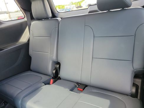 Used 2019 Chevrolet Traverse Premier w/ LPO, Floor Liner Package AWD/4WD image 11