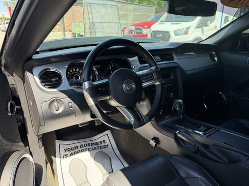 Used 2014 Ford Mustang Premium RWD image 9