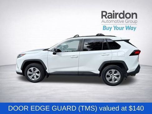 Used 2021 Toyota RAV4 LE FWD image 4