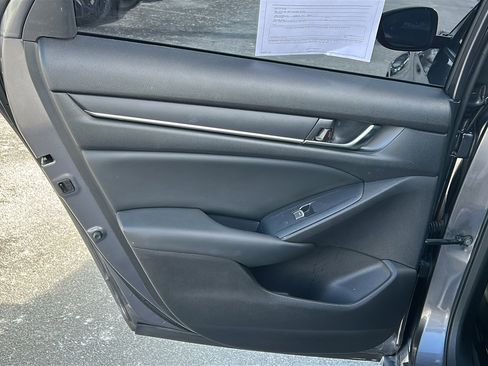 Used 2018 Honda Accord Sport image 21
