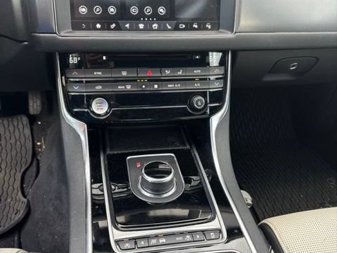 Used 2017 Jaguar XF R-Sport AWD/4WD image 7