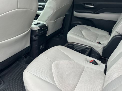 Used 2025 Toyota Grand Highlander AWD Hybrid image 12