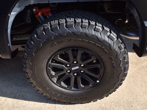 Used 2025 Ford F150 Raptor image 9