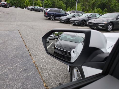 New 2026 Hyundai Elantra SE FWD image 16