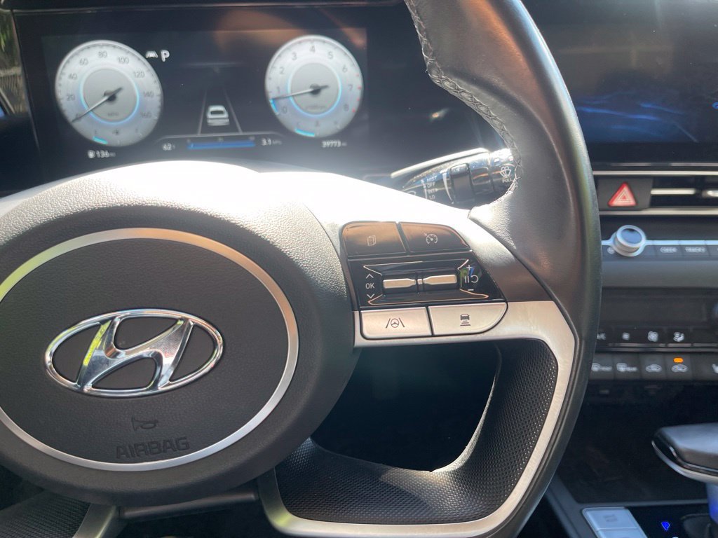 Used 2022 Hyundai Elantra Limited FWD image 20