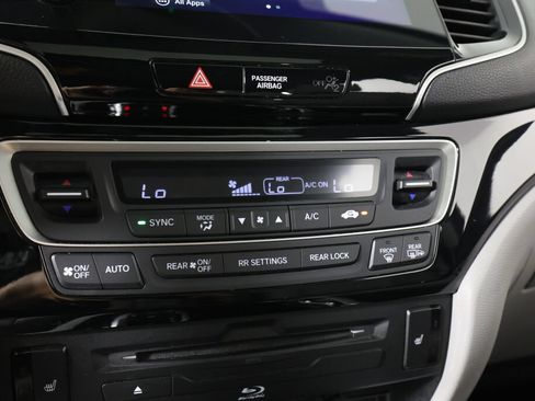 Used 2021 Honda Pilot Touring image 37