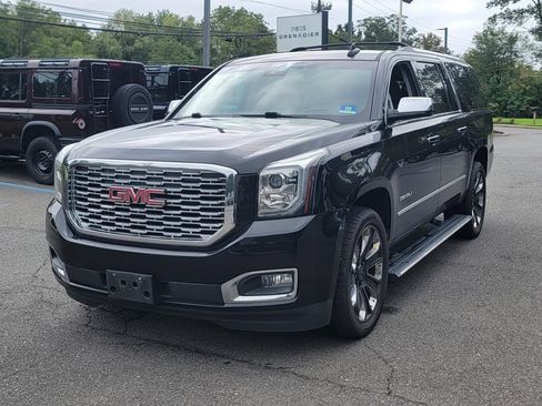 Used 2018 GMC Yukon XL Denali w/ Denali Ultimate Package AWD/4WD image 4