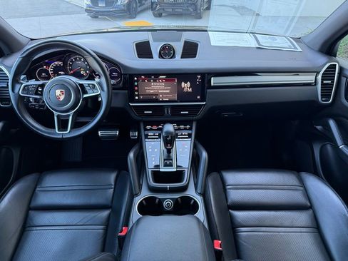 Used 2023 Porsche Cayenne S image 11