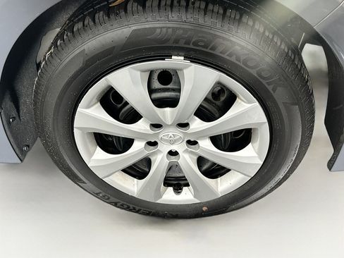 Used 2025 Toyota Corolla LE image 11