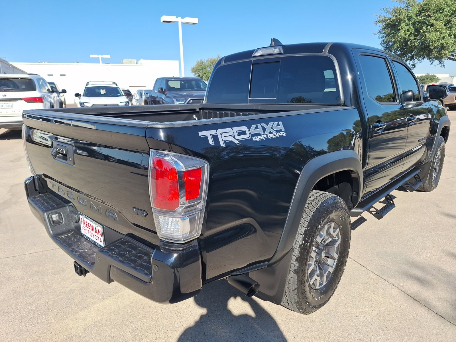 Used 2023 Toyota Tacoma TRD Off-Road w/ Technology Package AWD/4WD image 6