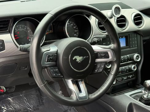 Used 2022 Ford Mustang GT RWD image 21