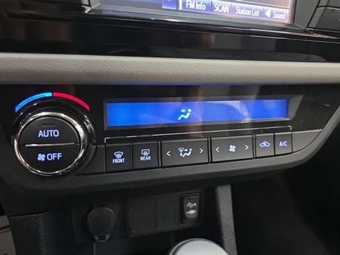 Used 2014 Toyota Corolla LE image 17