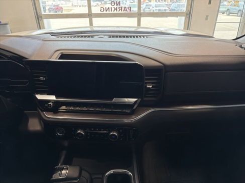 Used 2024 GMC Sierra 1500 SLT w/ SLT Premium Package AWD/4WD image 23