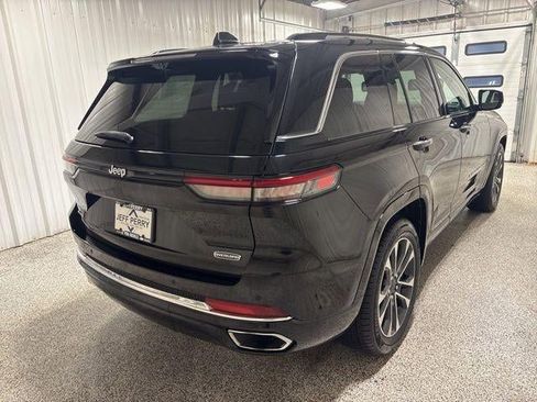 Used 2022 Jeep Grand Cherokee Overland w/ Luxury Tech Group IV image 22