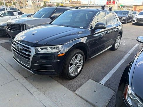 Used 2019 Audi Q5 2.0T Premium Plus w/ Premium Plus Package AWD/4WD image 2
