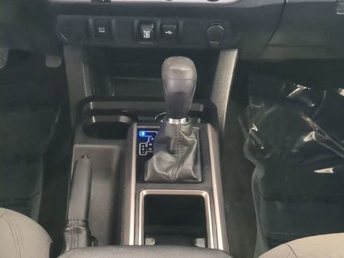 Certified 2021 Toyota Tacoma SR5 image 19