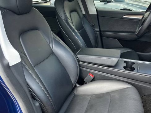 Used 2025 Tesla Model Y Long Range RWD image 16