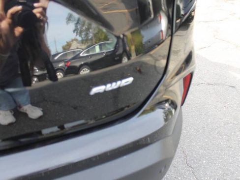 Used 2024 Ford Edge Titanium image 3