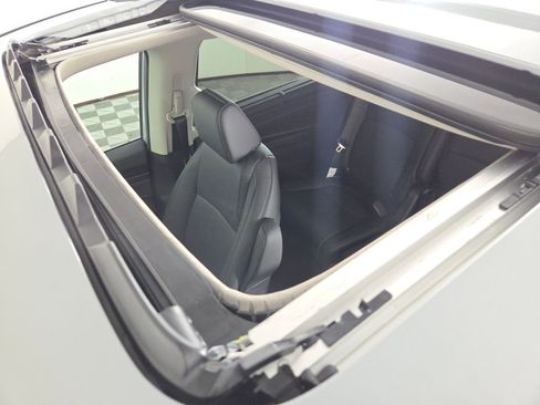 New 2026 Honda Odyssey Touring image 3