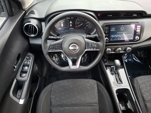 Used 2024 Nissan Kicks SV FWD image 11