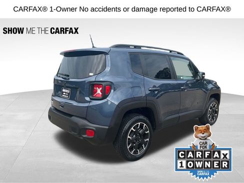 Used 2023 Jeep Renegade Latitude w/ Sun/Sound Group AWD/4WD image 3