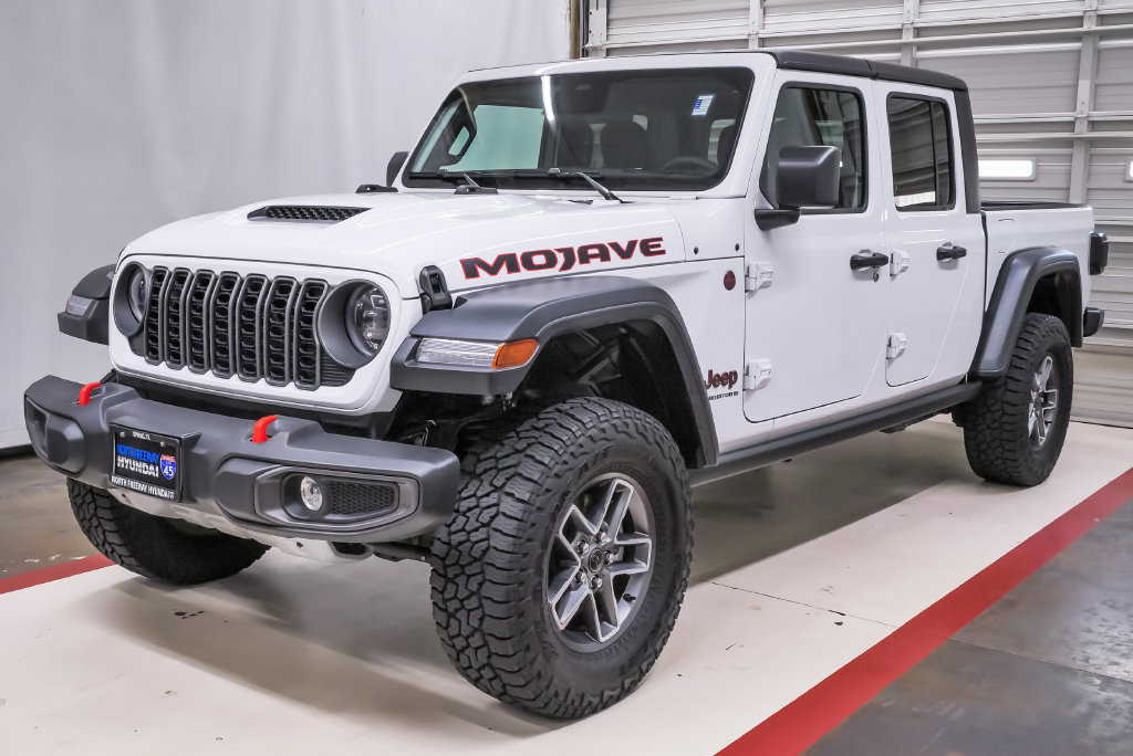 Used 2026 Jeep Gladiator Mojave AWD/4WD image 1
