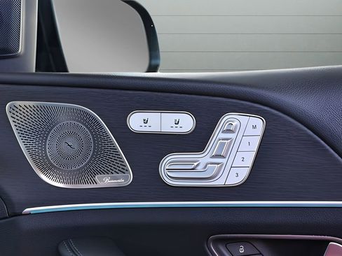 Used 2025 Mercedes-Benz GLS 450 4MATIC image 72